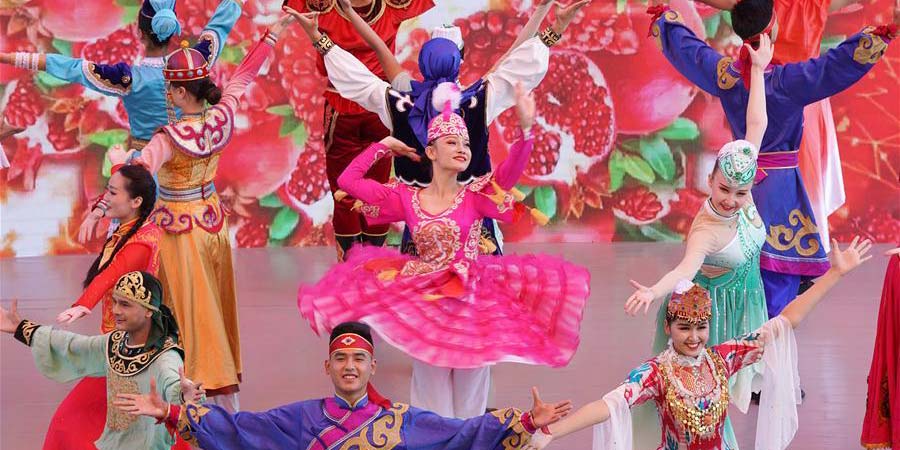 Evento“Dia de Xinjiang”é realizado na Exposição Internacional de Horticultura de Beijing