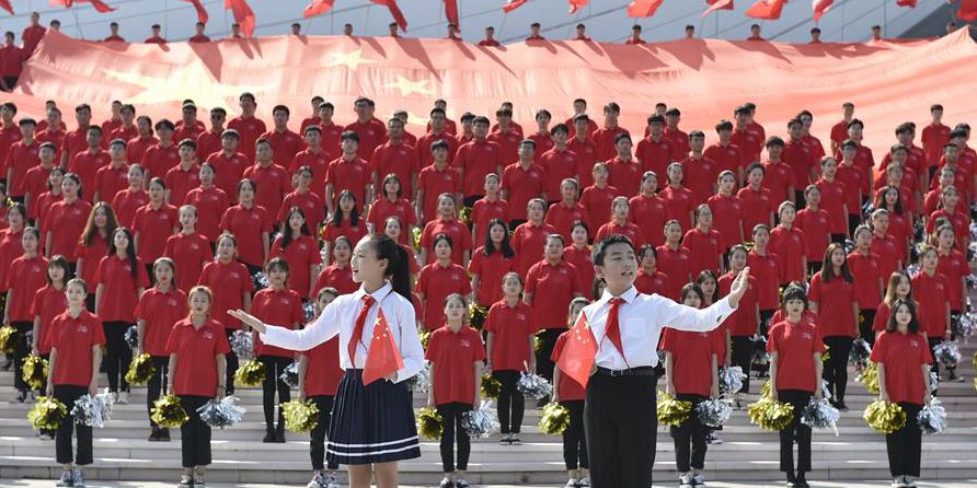 Mobilização relâmpago com tema de patriotismo é realizada em Langfang, na província de Hebei
