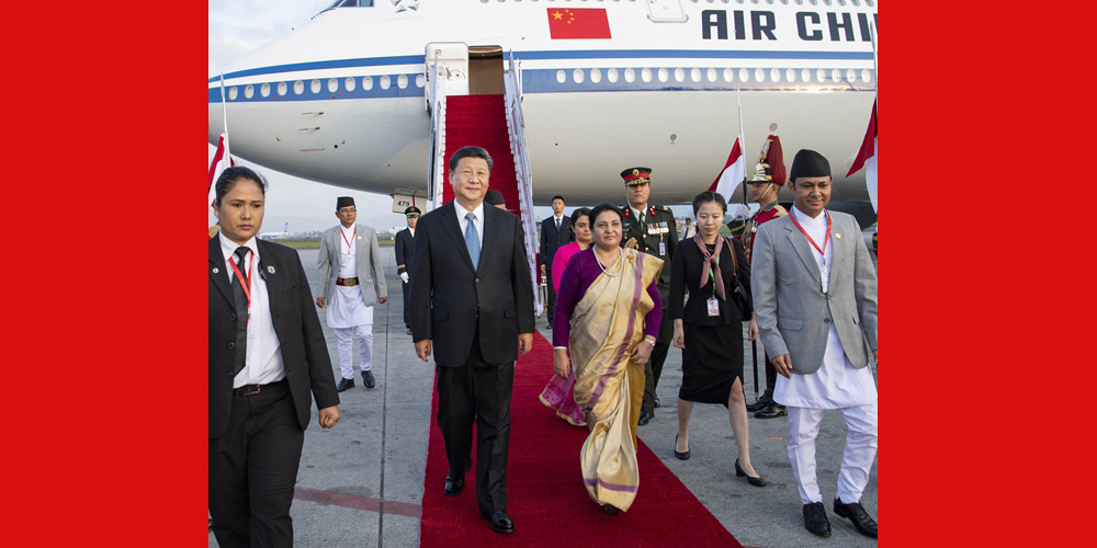 Xi chega ao Nepal para visita de Estado