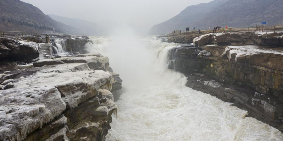 Paisagem de inverno do ponto turístico da cachoeira Hukou em Shanxi