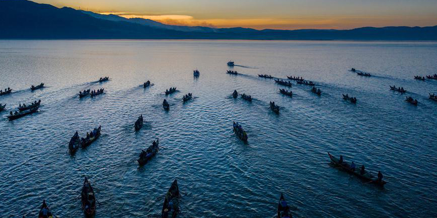 Proibição de pesca termina no lago Xingyun em Yunnan, sudoeste da China