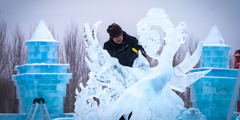 34ª Competição Internacional de Esculturas de Gelo encerra em Harbin