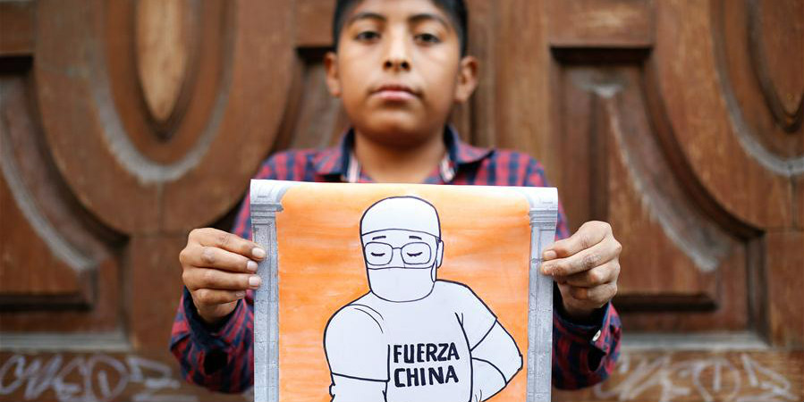 Crianças mexicanas expressam com pinturas apoio à luta chinesa contra epidemia