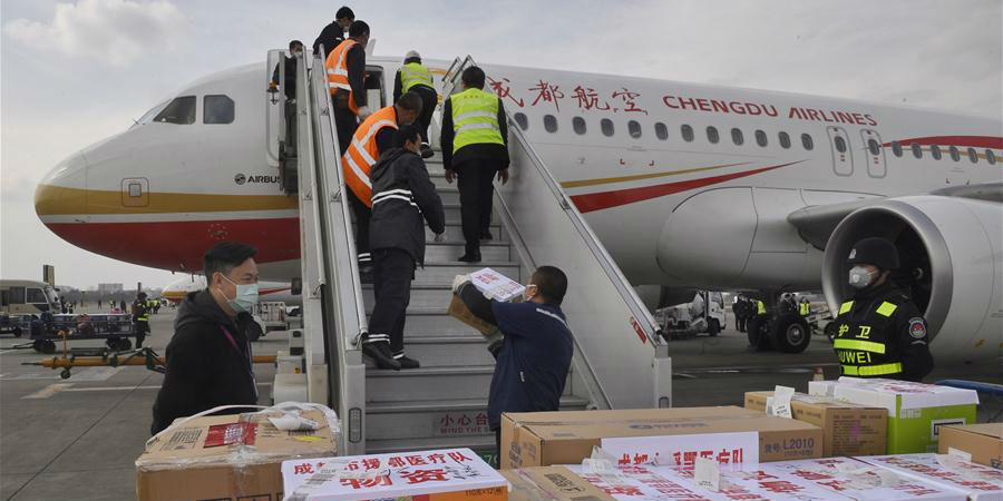 Cidade de Chengdu envia 231 profissionais de saúde e suprimentos médicos para Hubei
