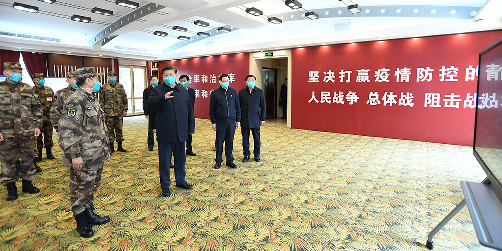 Xi visita pacientes e médicos no Hospital Huoshenshan em Wuhan