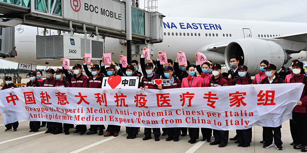 China envia terceiro grupo de especialistas médicos para Itália
