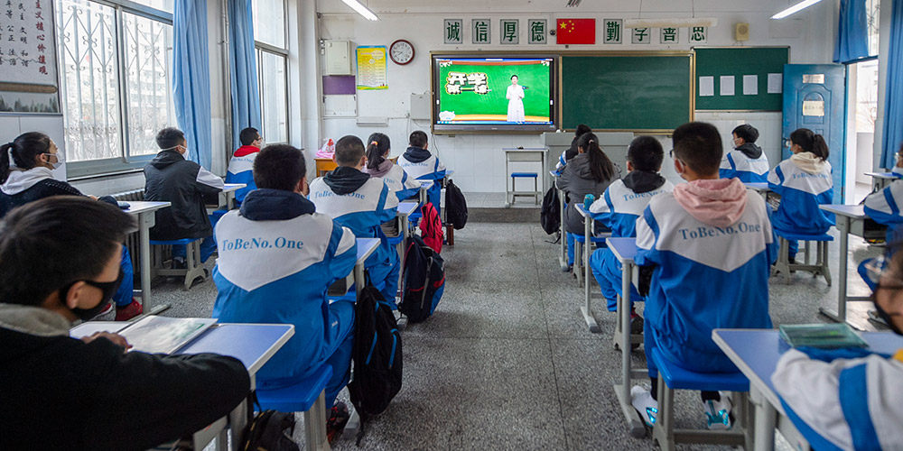 Alunos do último ano do Ensino Fundamental e Ensino Médio de Ningxia voltam a ter aulas presenciais