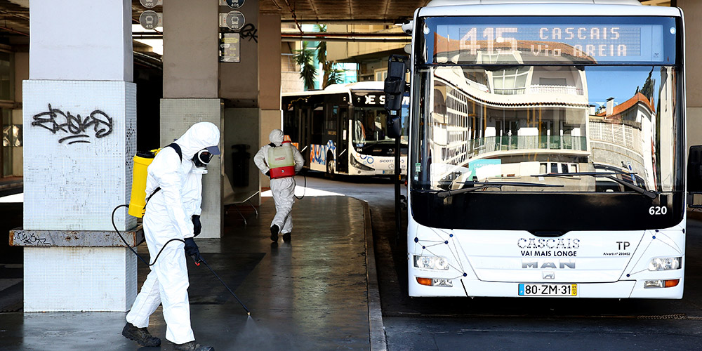 Transportes públicos de Portugal reforçam limpeza e desinfecção