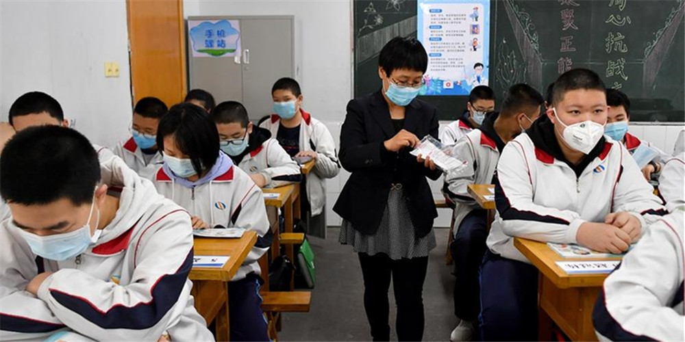 Escolas reabrem para alunos formandos em Shaanxi