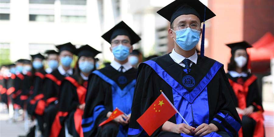 Universidade Renmin da China realiza cerimônia de formatura para graduados de 2020