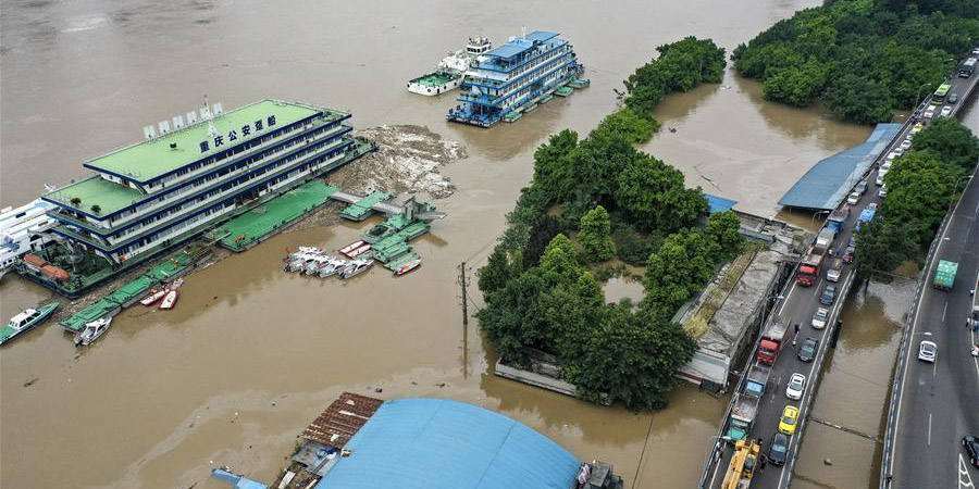Fortes enchentes atingem o município de Chongqing