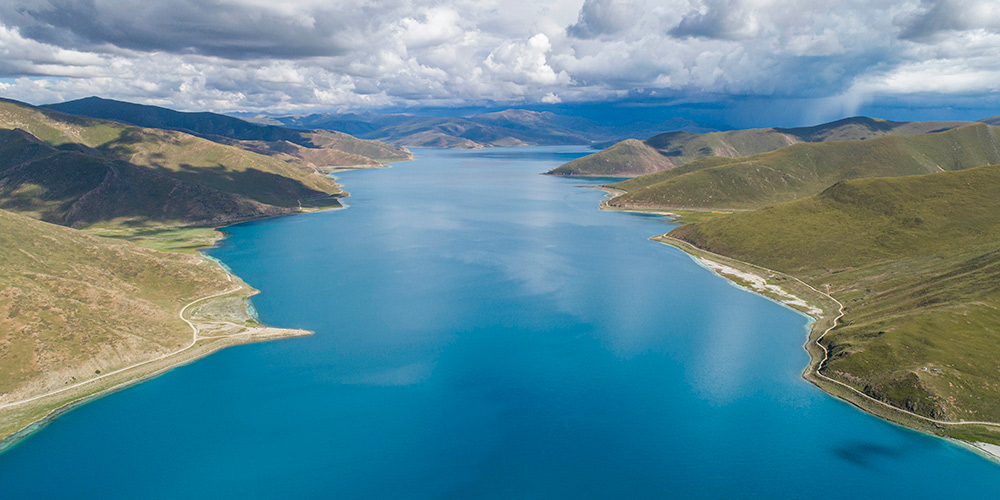 Fotos: paisagem do lago Yamzbog Yumco no Tibet