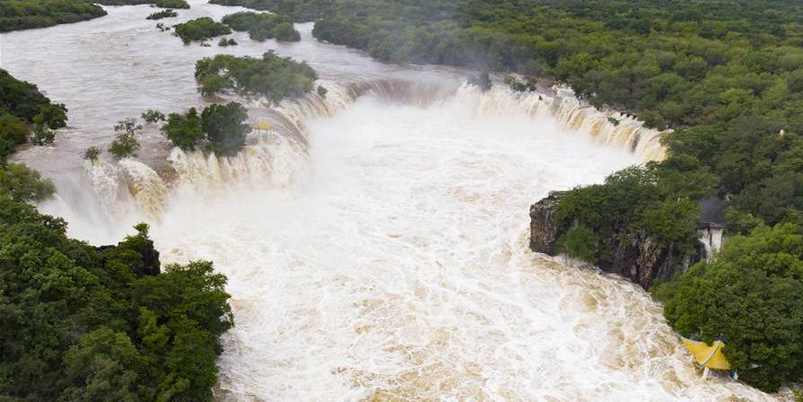 Cachoeira Diaoshuilou registra maior fluxo após novas chuvas