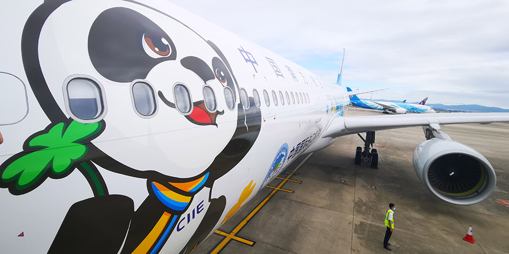 China Southern Airlines lança avião com pintura temática da CIIE