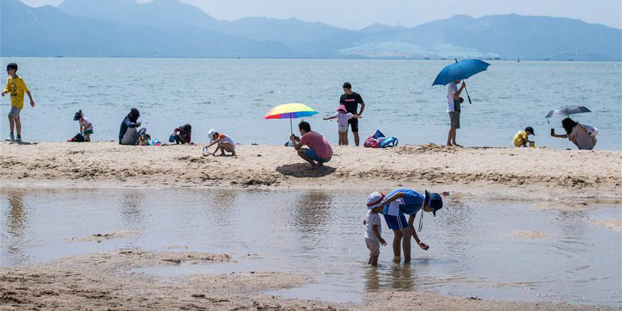 Chineses aproveitam feriado do Dia Nacional para visitar pontos turísticos