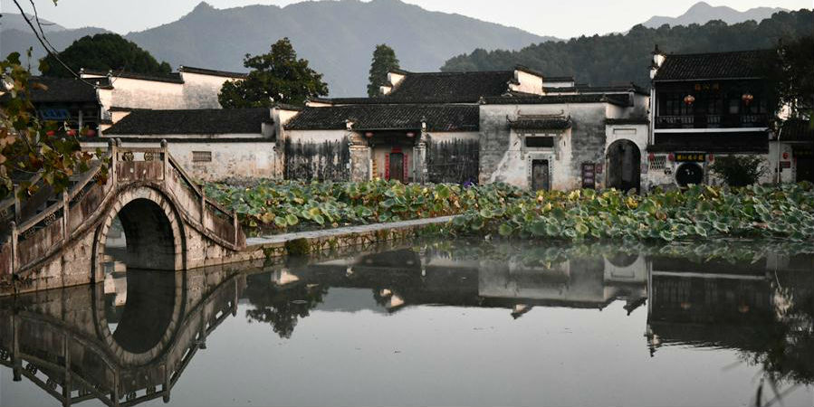 Aldeia Hongcun preserva casas antigas das dinastias Ming e Qing