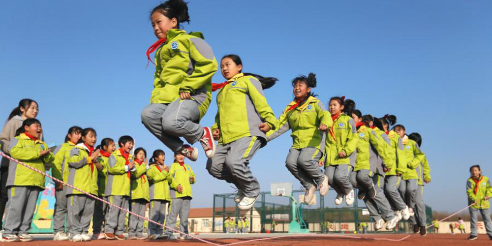 Escola em Shandong realiza várias atividades esportivas nos intervalos das aulas