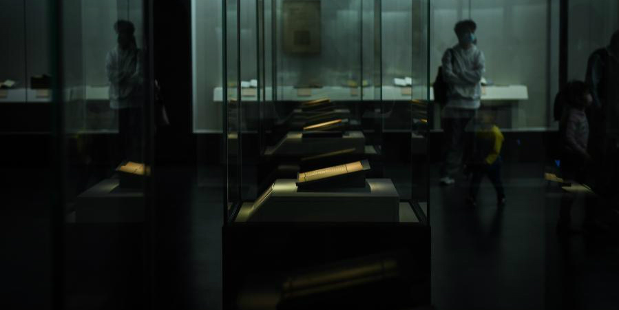 Raros livros antigos exibidos no Museu de Shenzhen