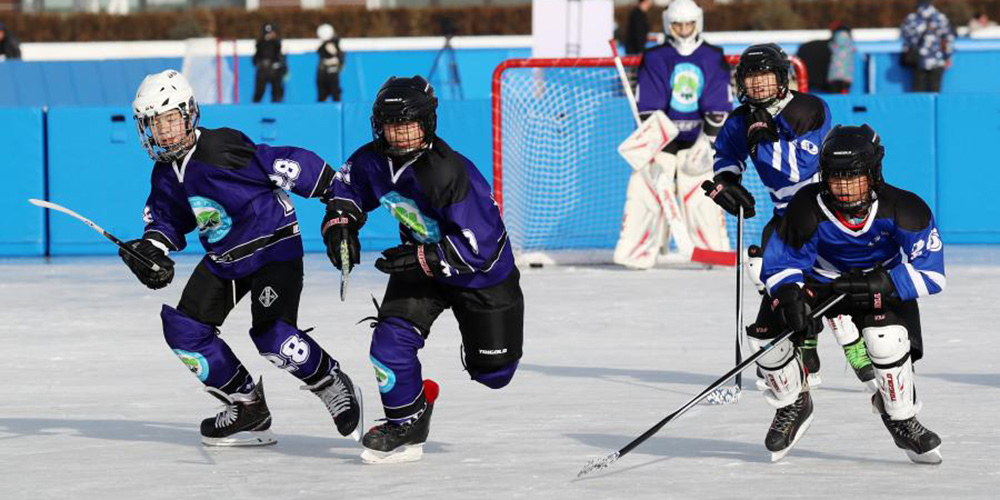 Cidade de Zhangjiakou incentiva a prática de esportes de inverno