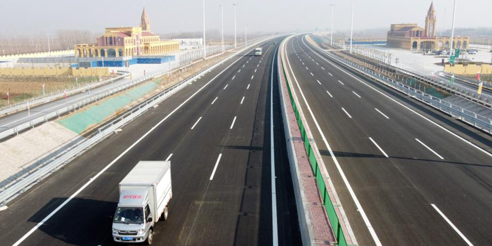 Rodovia ligando Tianjin a Shijiazhuang abre ao tráfego