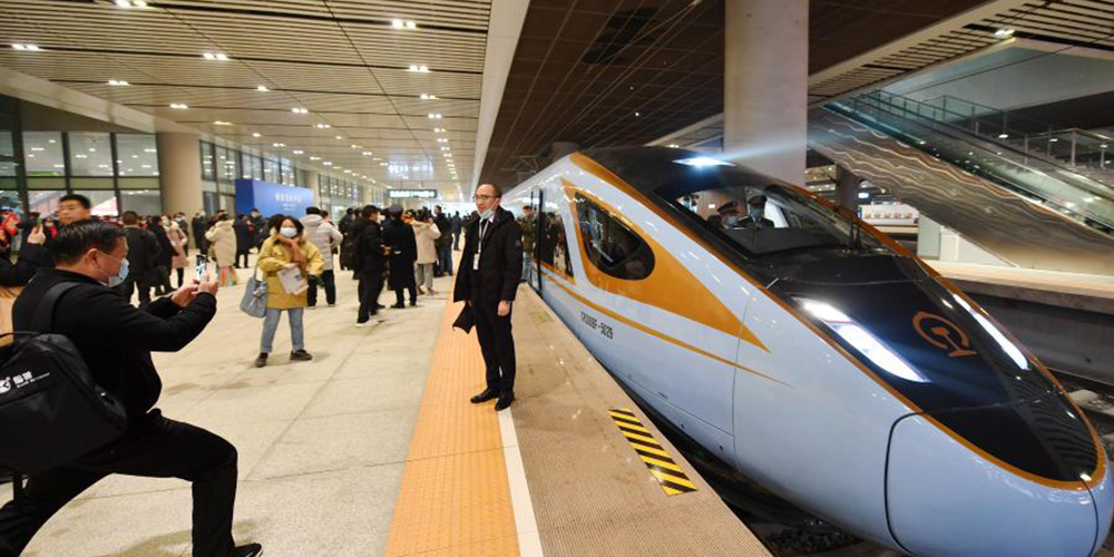 Ferrovia de alta velocidade ligando Yinchuan a Xi'an entra em operação