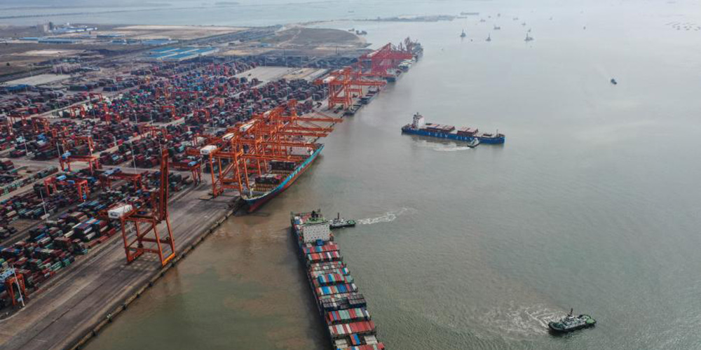Porto do Golfo de Beibu da China registra movimentação recorde de contêineres