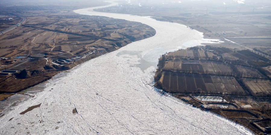 Fotos: superfície congelada do Rio Amarelo em Shizuishan, noroeste da China