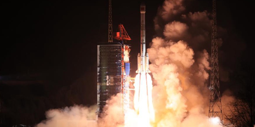 China lança novo satélite experimental de tecnologia de comunicação em Xichang