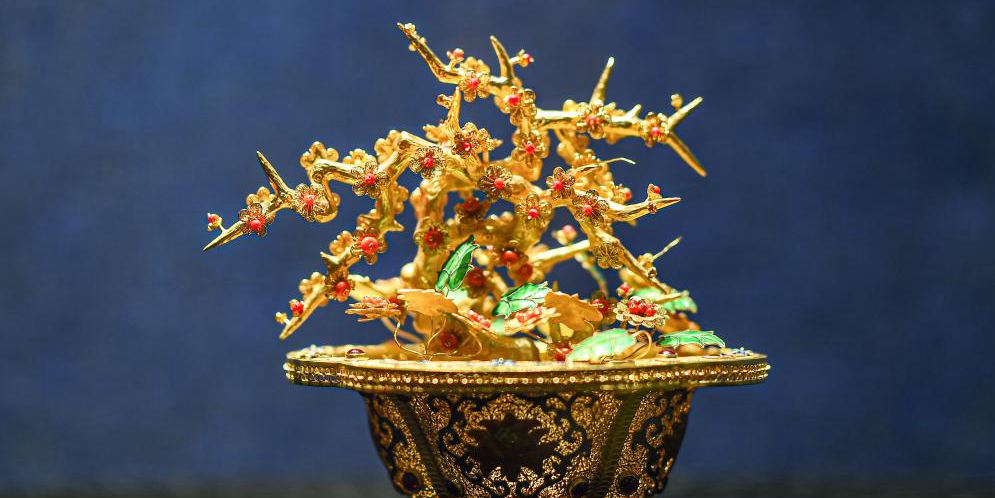 Museu de Hainan realiza exposição de artefatos feitos com técnica da filigrana incrustada