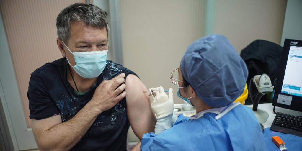 Beijing e Guangdong oferecem vacinas contra COVID-19 para estrangeiros