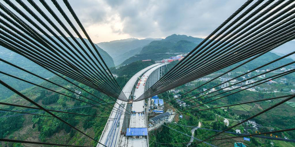 Seguem em andamento as obras da Grande Ponte Dafaqu da via expressa Renhuai-Zuny