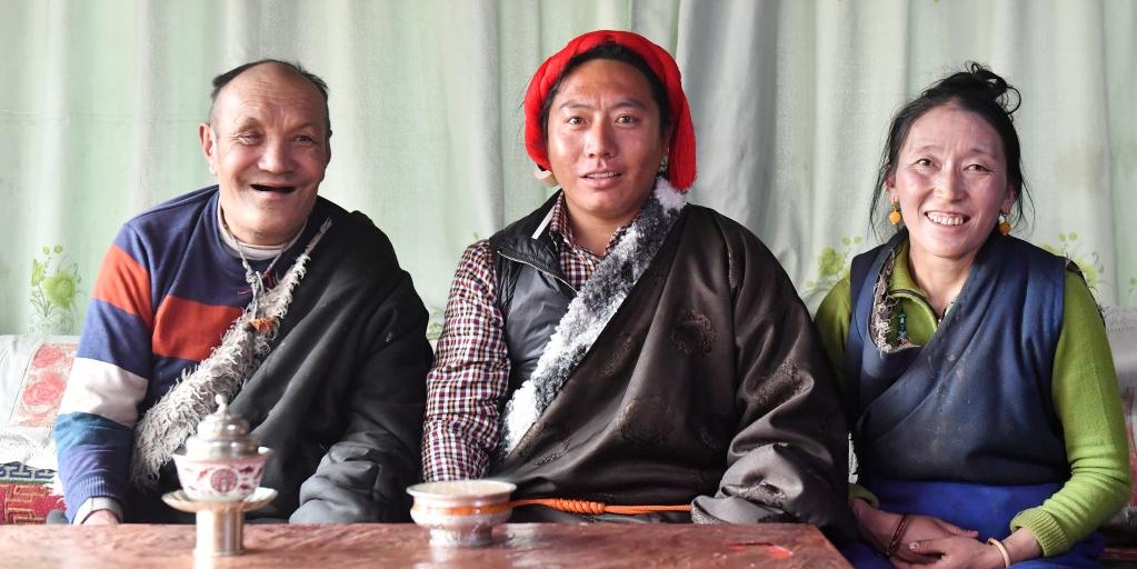 Ex-servo vive uma vida feliz após a reforma democrática no Tibet