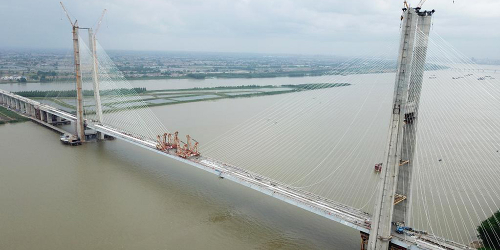 Ponte Bianyuzhou sobre o rio Yangtze da ferrovia Anqing-Jiujiang entra na reta final de construção