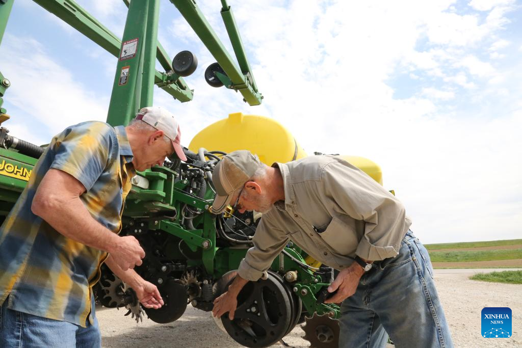 Destaque: Agricultores de Iowa esperam relações mais estáveis entre a China e os EUA em meio à incerteza global