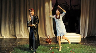 蓝盈莹：演话剧竟是救场