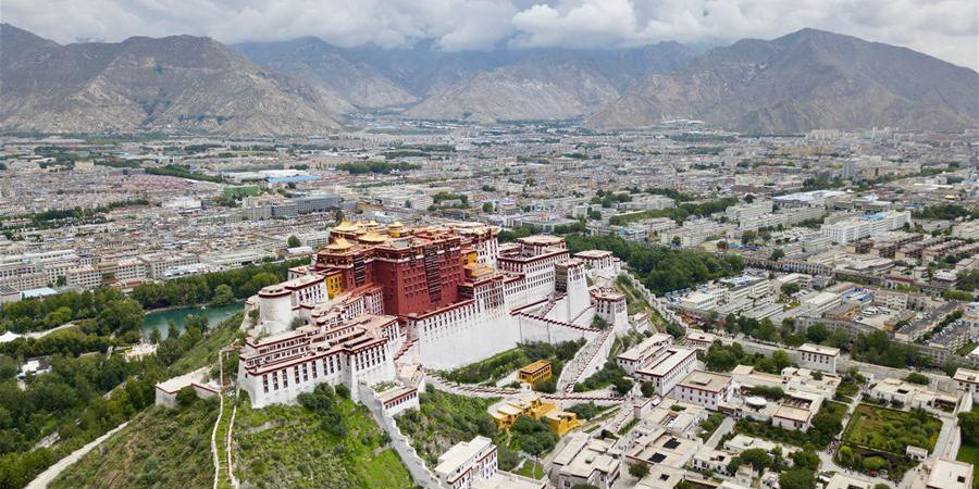 Fotos aéreas impressionantes exibem paisagens cativantes de Lhasa, sudoeste da China